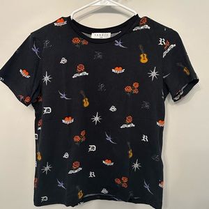 🤍 SANDRO PARIS women’s “tattoo” tee, super cool print in soft material, size S